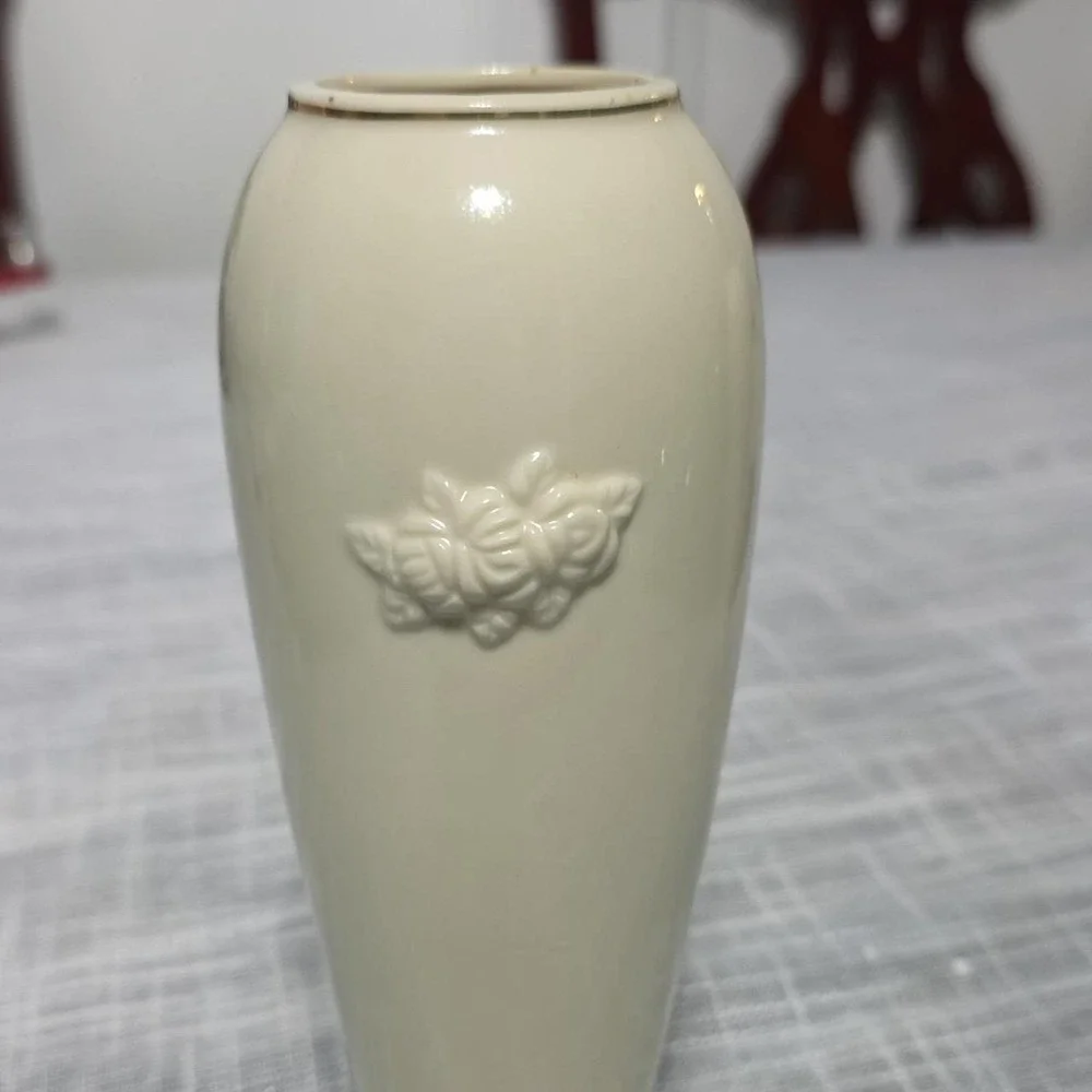 Lenox Handcrafted Beige Ceramic Rose Vase Glossy Finish